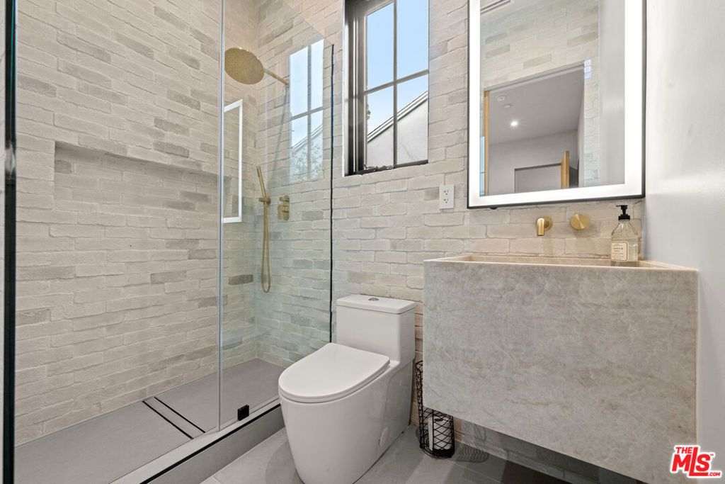 4740 Sunnyslope Avenue - Photo 23