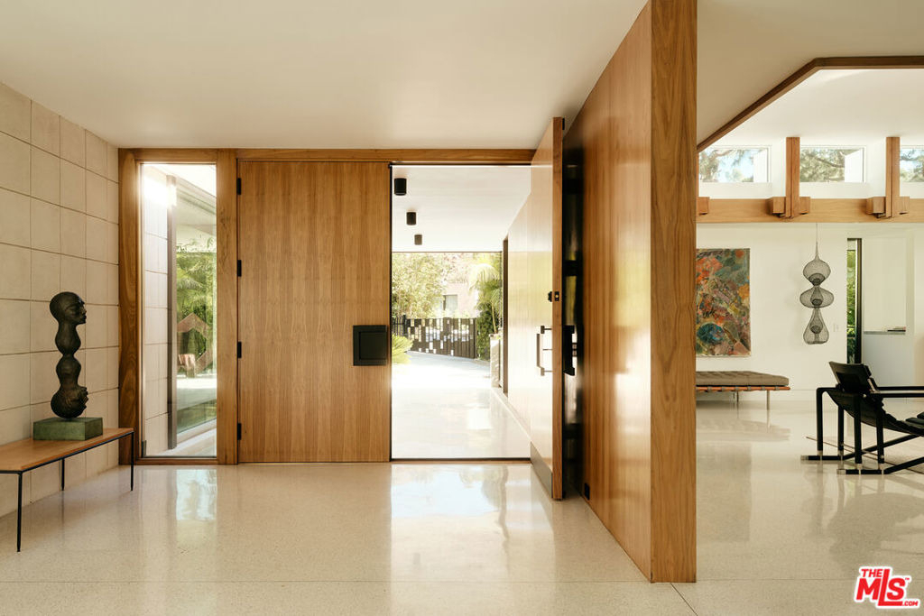 1061 Loma Vista Drive - Photo 5
