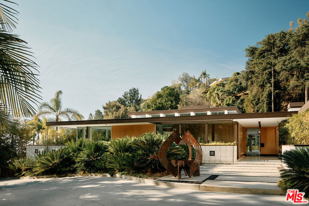 1061 Loma Vista Drive - Photo 2