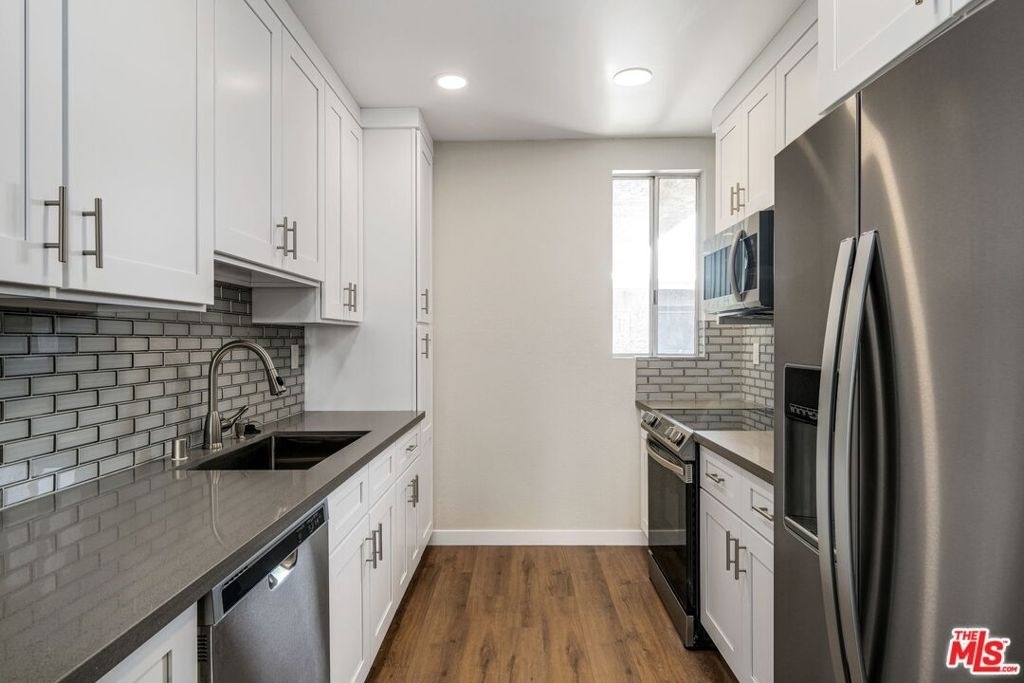 1342 Harvard Street - Photo 5
