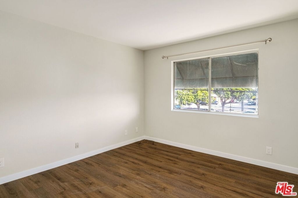 1342 Harvard Street - Photo 10