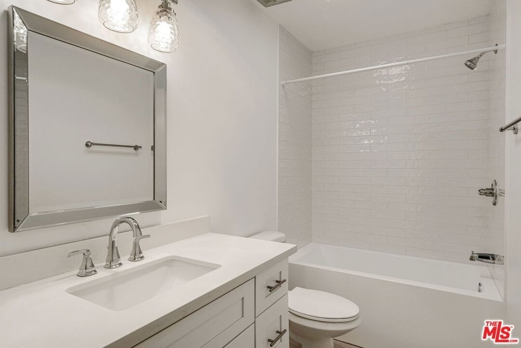 1342 Harvard Street - Photo 9