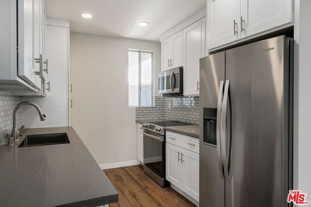 1342 Harvard Street - Photo 4