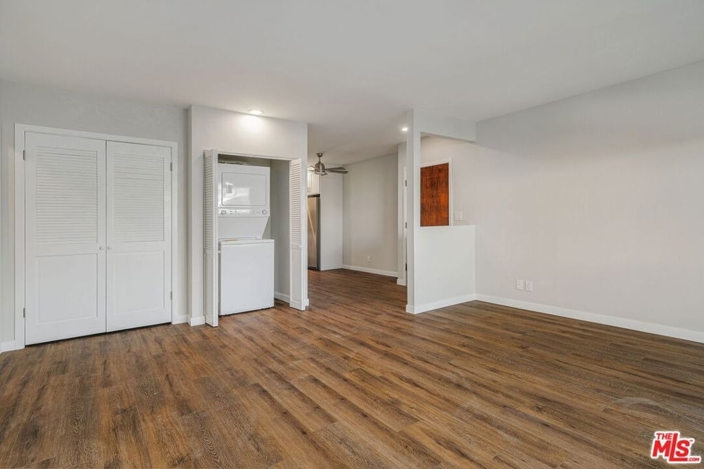 1342 Harvard Street - Photo 2