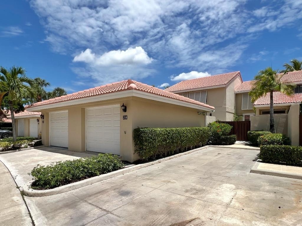 218 Old Meadow Way - Photo 0