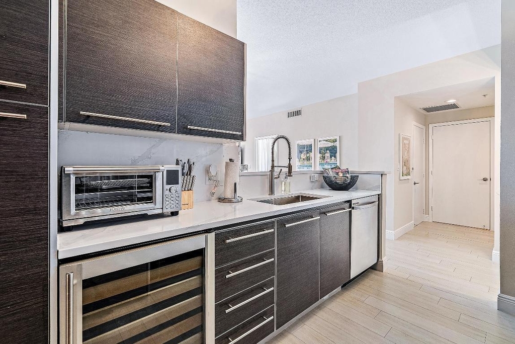 550 Okeechobee Boulevard - Photo 15