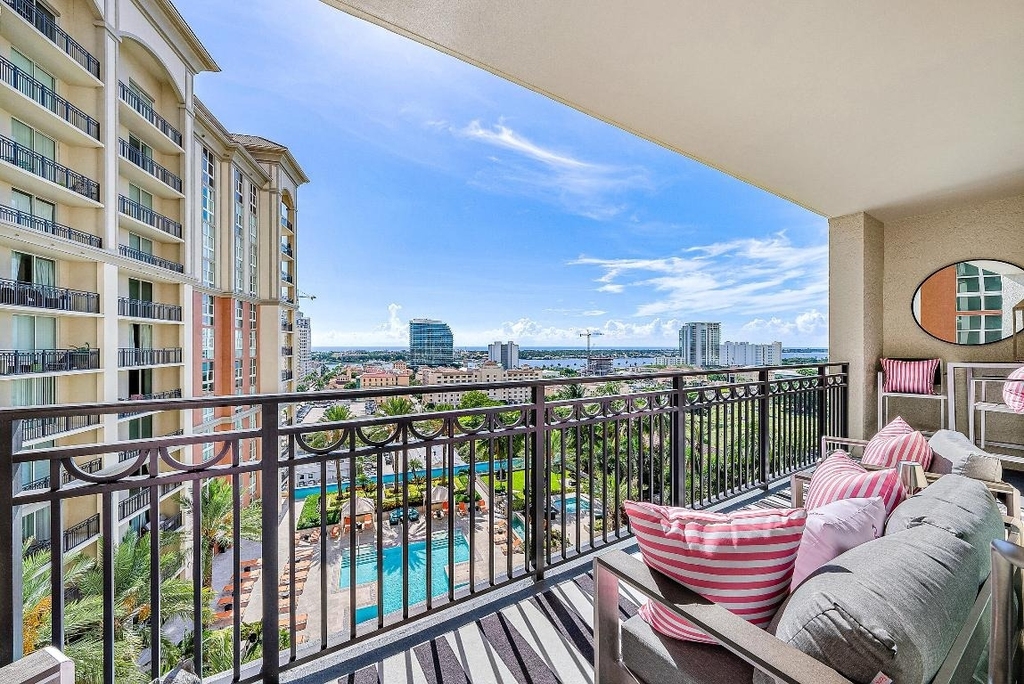 550 Okeechobee Boulevard - Photo 1