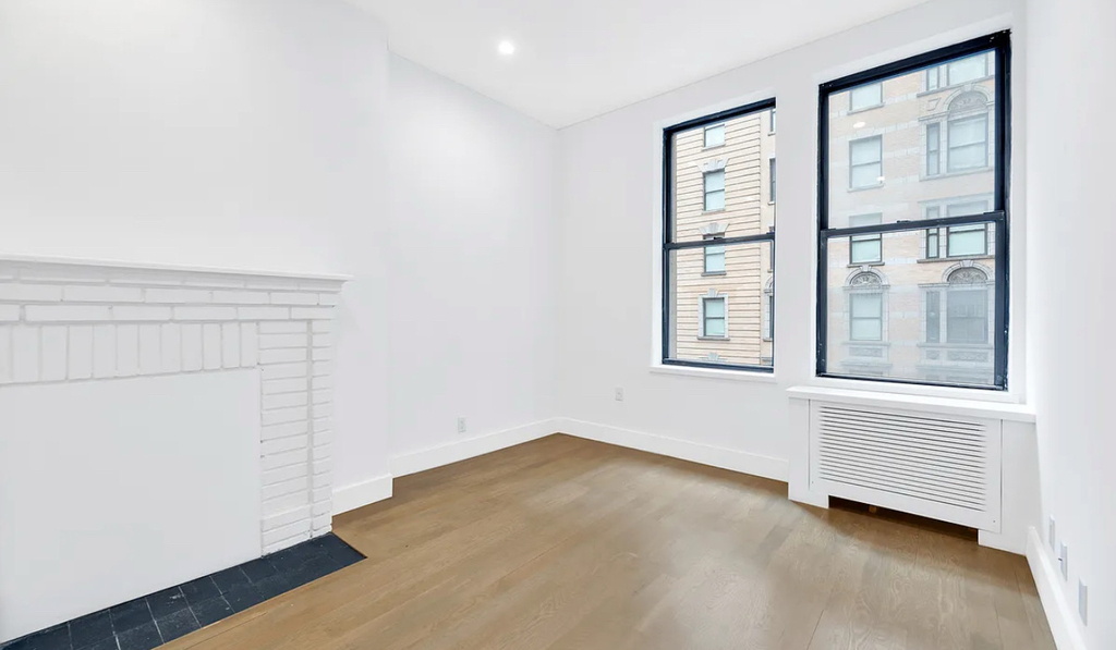 121 Madison Avenue - Photo 2