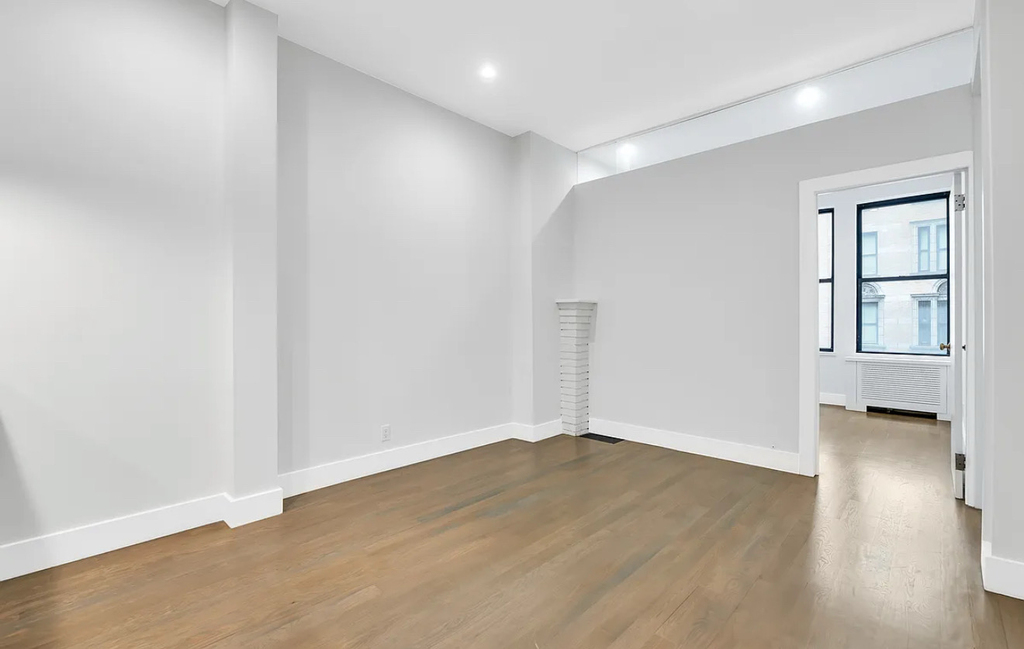 121 Madison Avenue - Photo 3