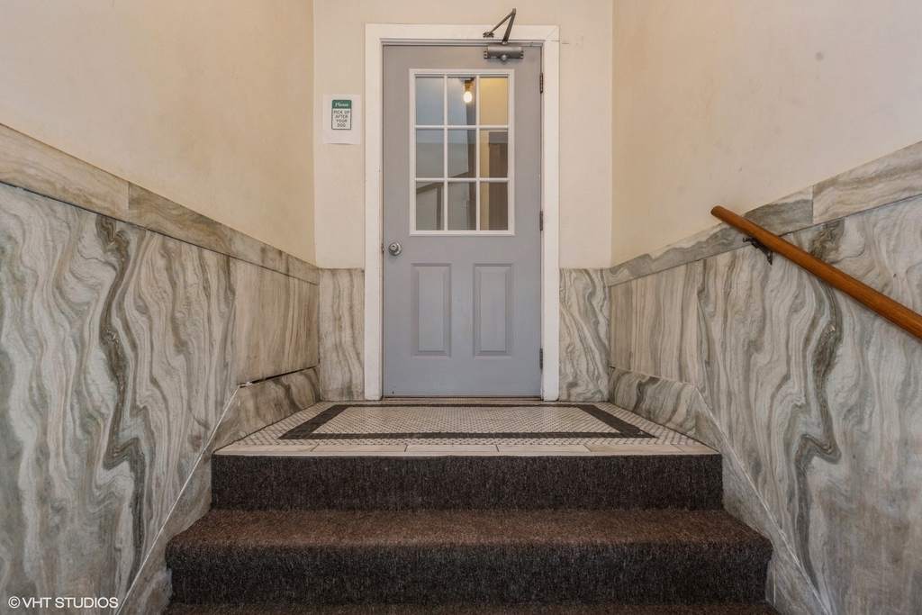 4954 W Augusta Boulevard - Photo 3