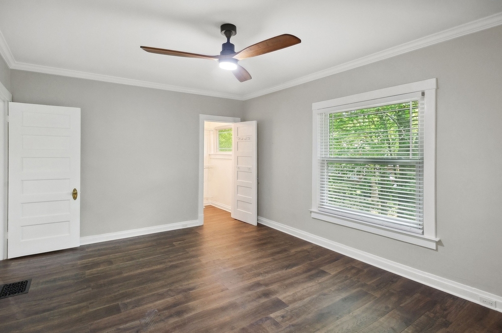 2078 Linden Avenue - Photo 5