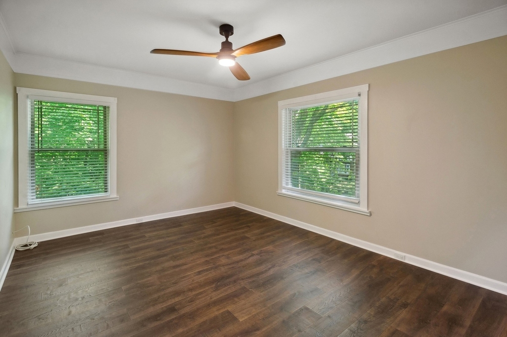 2078 Linden Avenue - Photo 8