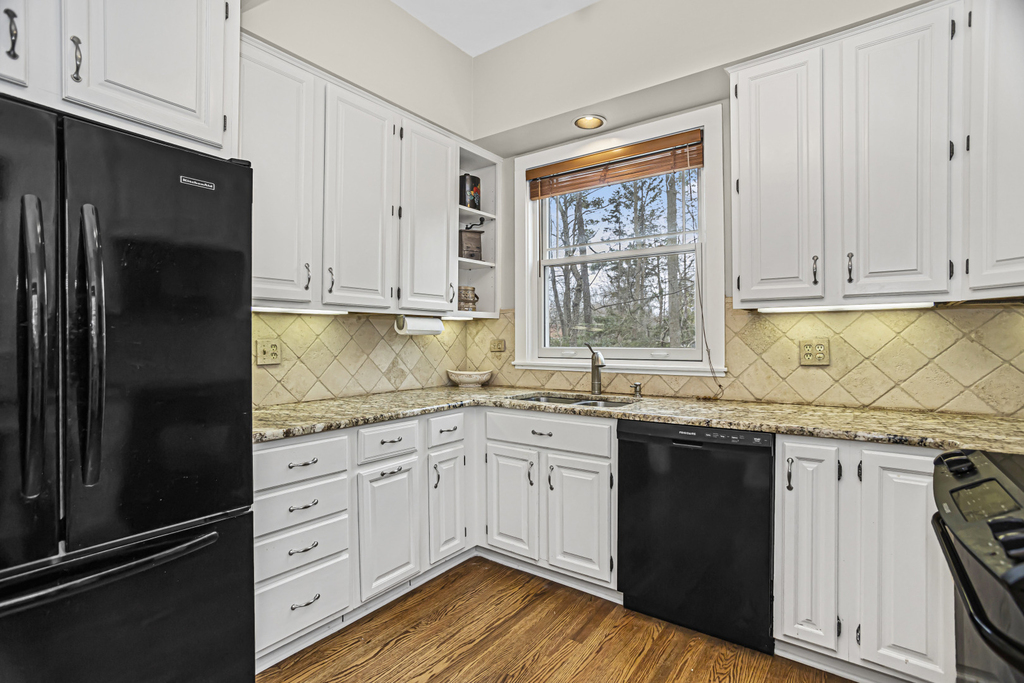 2078 Linden Avenue - Photo 4
