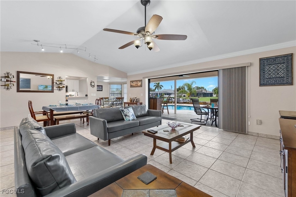 1327 Se 17th Street - Photo 1
