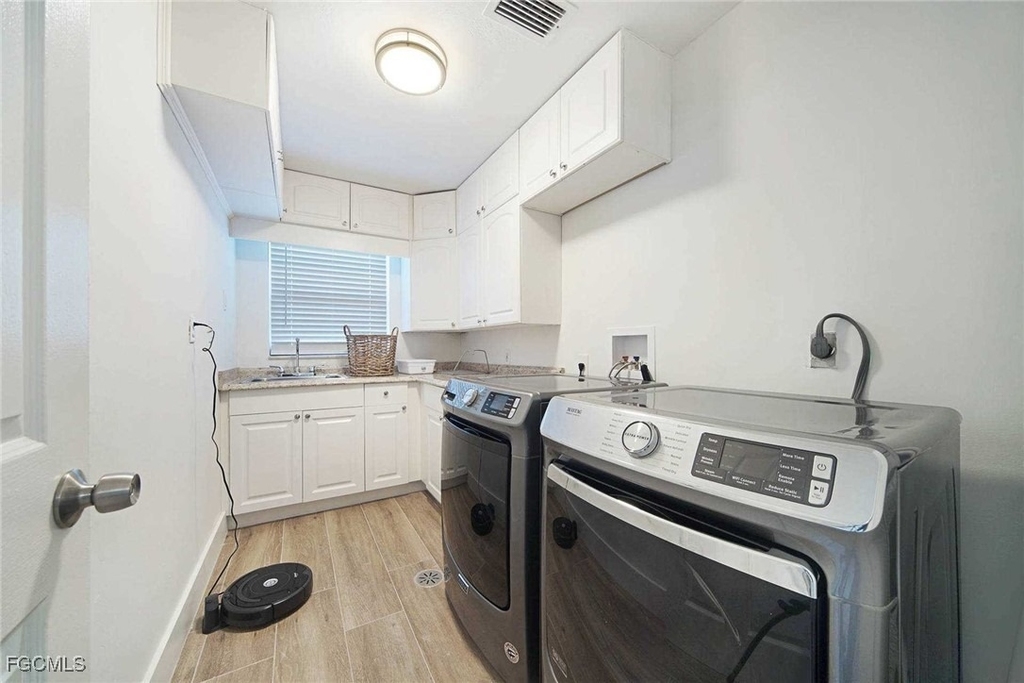 2633 Se 19th Place - Photo 16