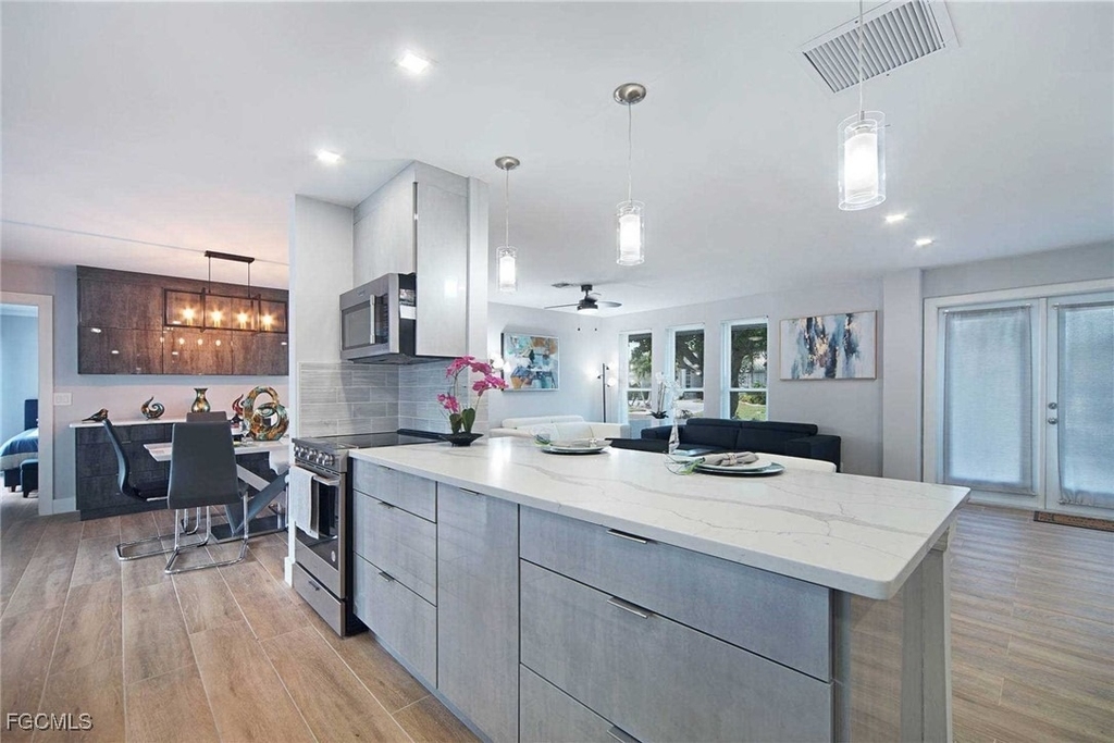 2633 Se 19th Place - Photo 15