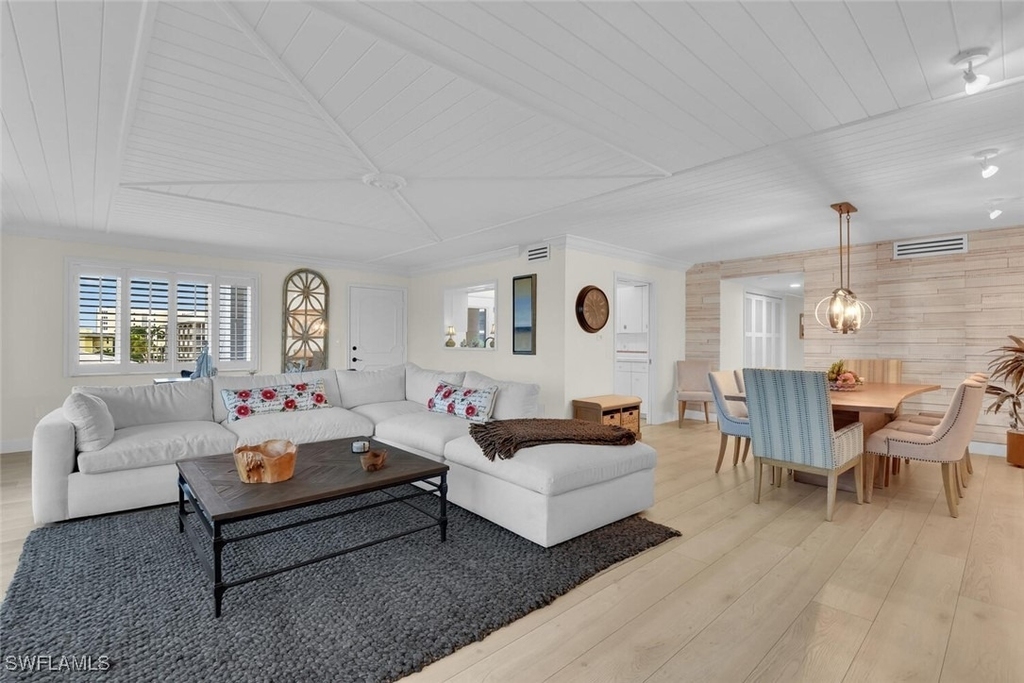 222 Harbour Drive - Photo 2