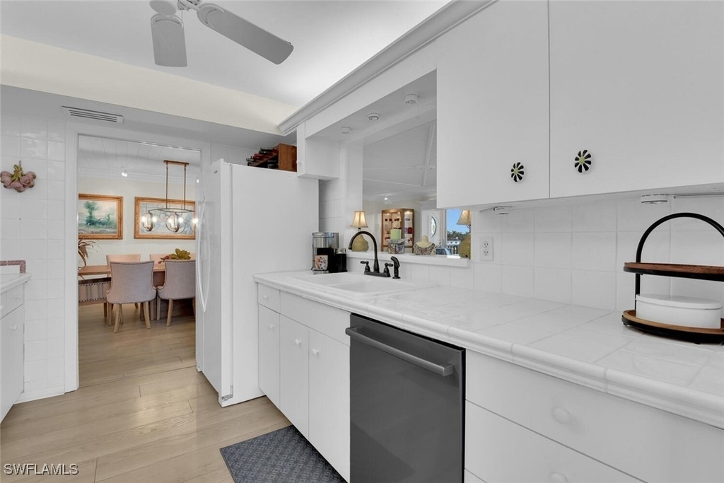 222 Harbour Drive - Photo 10