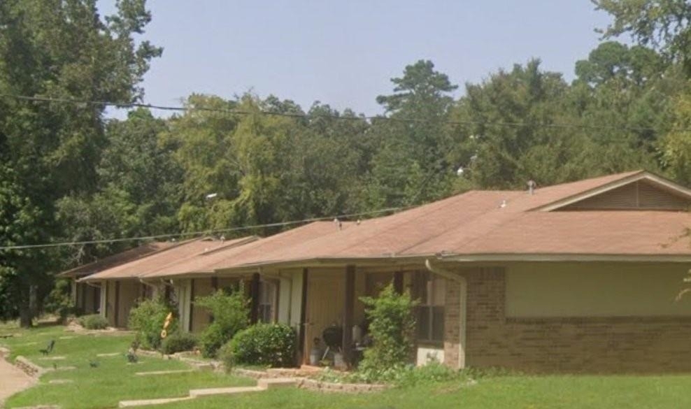 1001 Lakeview Dr - Photo 3