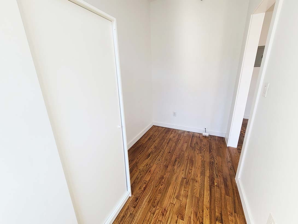 403 Hancock Street - Photo 6