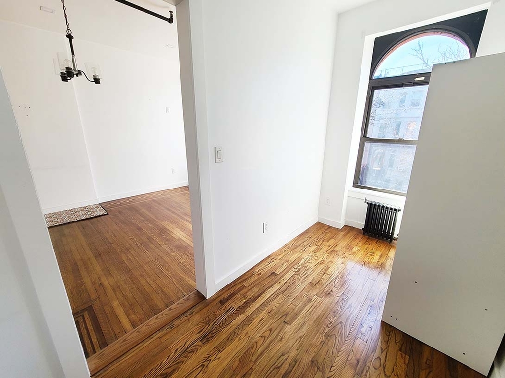 403 Hancock Street - Photo 5