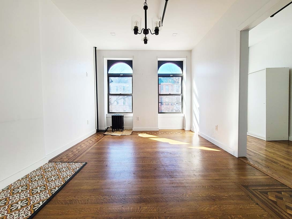 403 Hancock Street - Photo 0