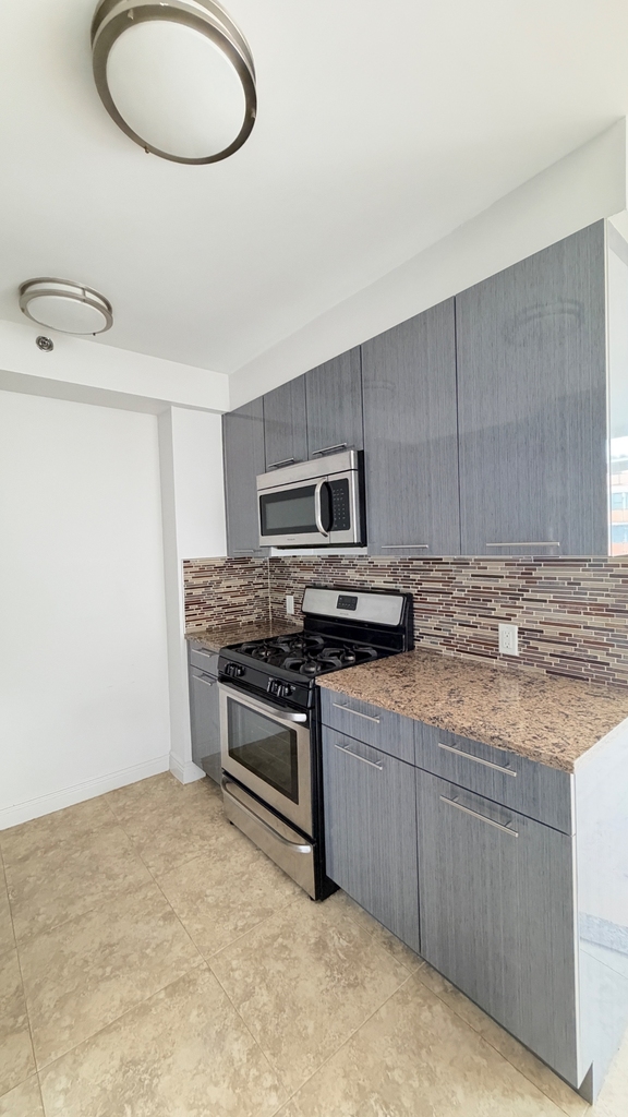 3440 Guider Ave - Photo 1