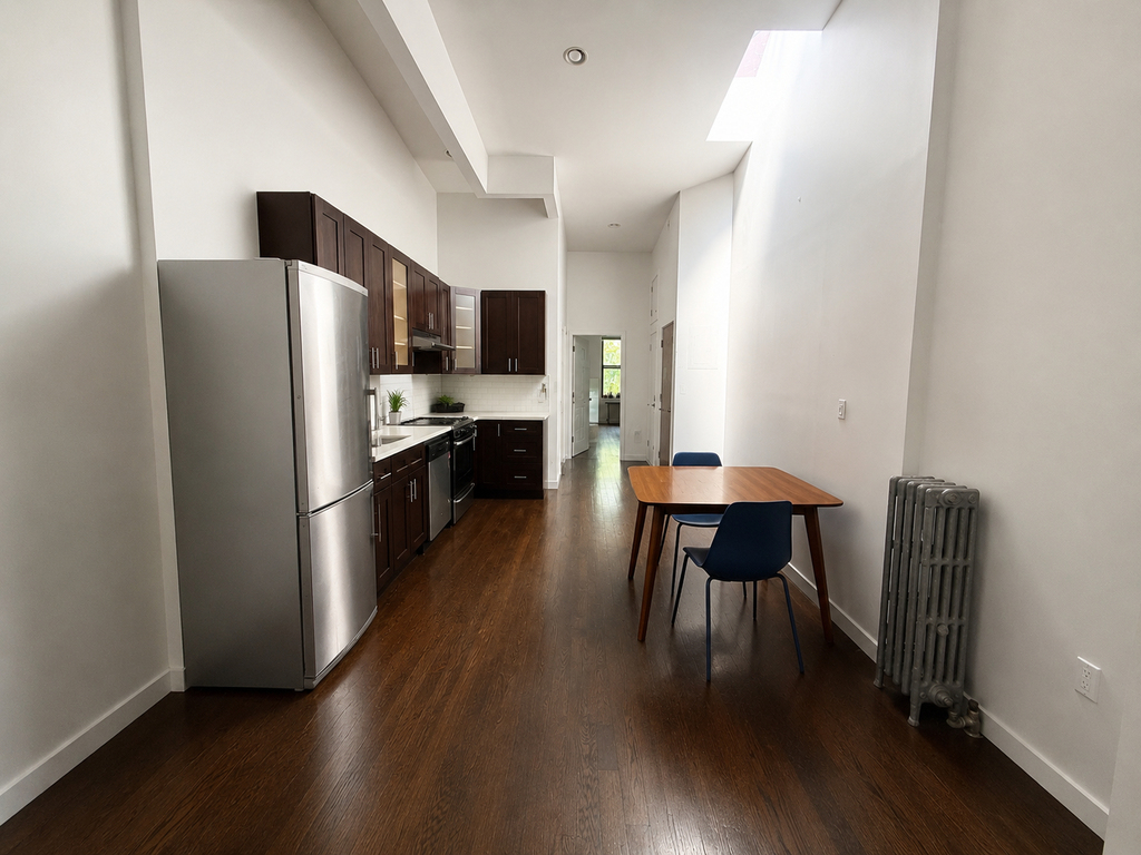 884 Franklin Avenue - Photo 2