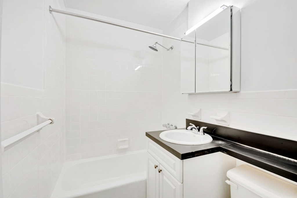 West 49th Street - Photo 4