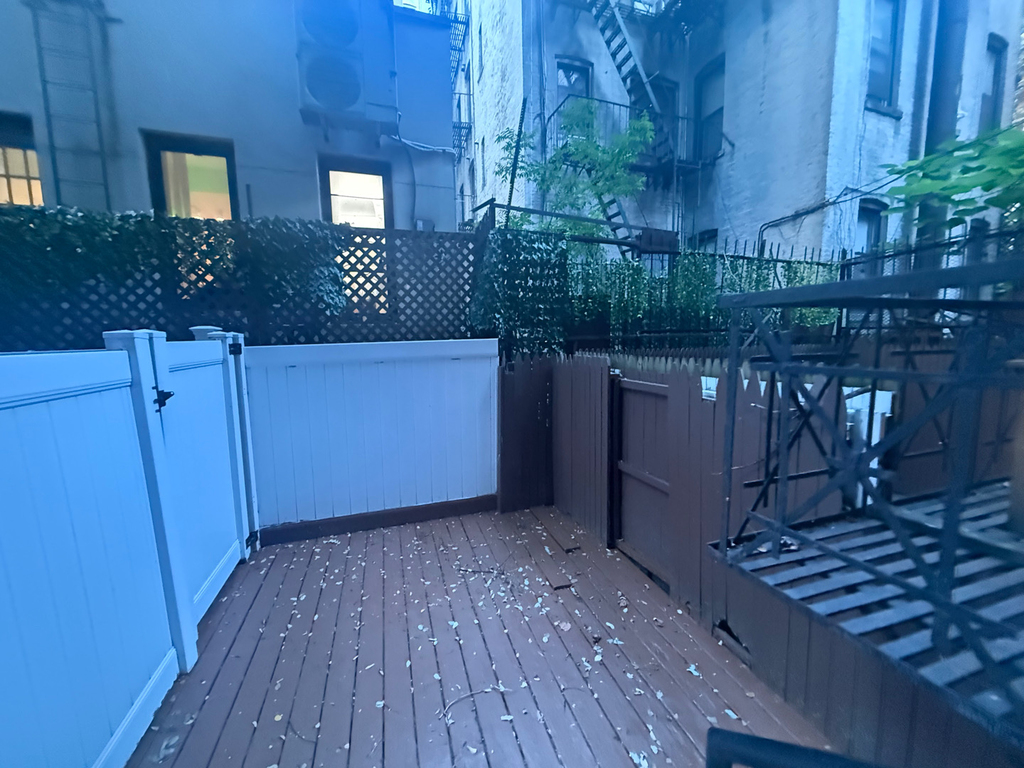 246 Mott Street - Photo 5