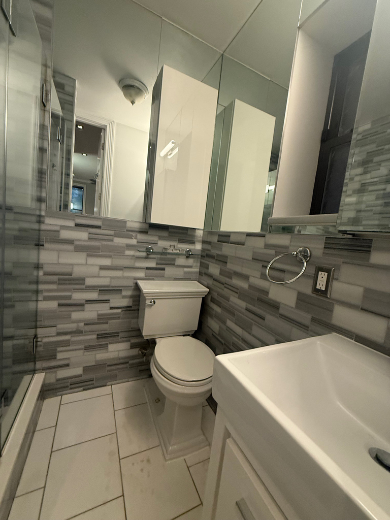 246 Mott Street - Photo 12