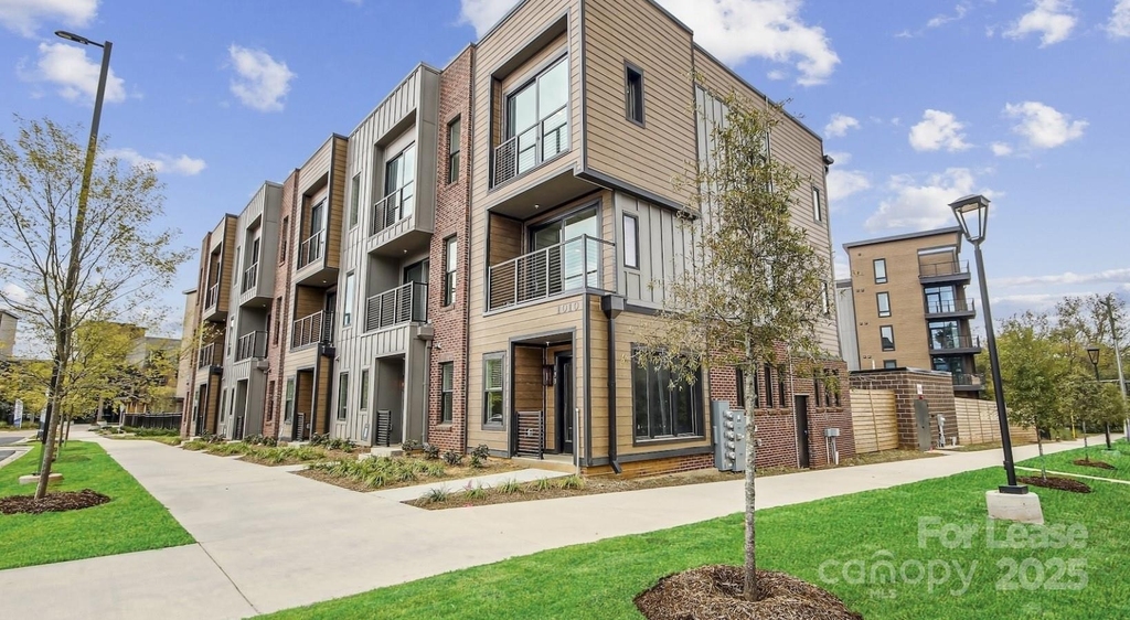 1028 Stitch Bend Way - Photo 0