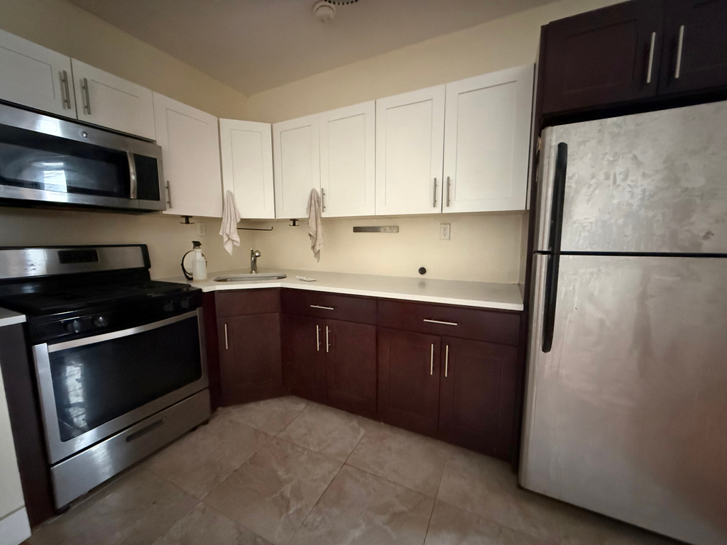 62 Clarkson Avenue - Photo 4
