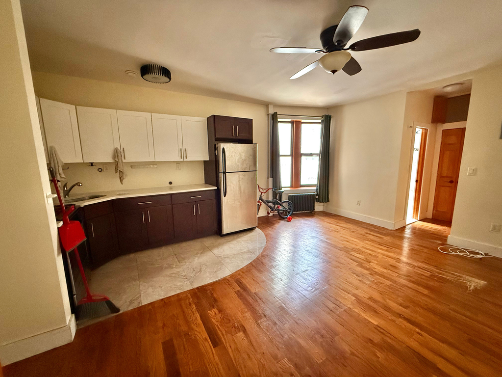 62 Clarkson Avenue - Photo 3