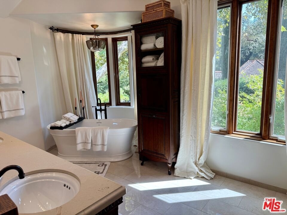 530 Hawthorn Road - Photo 13