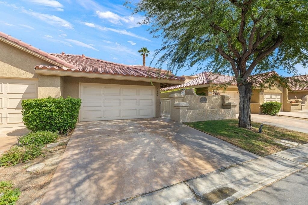41484 Woodhaven Drive Drive W - Photo 1