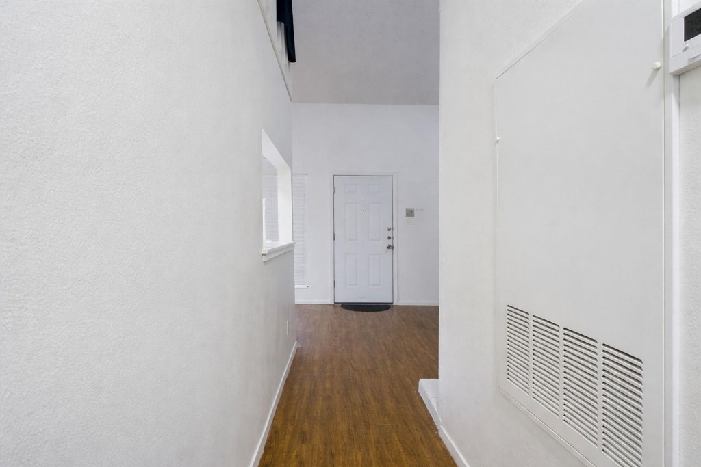 908 Poplar St - Photo 3