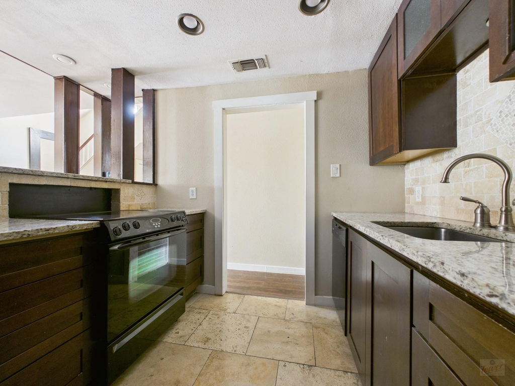 2529 Rio Grande St - Photo 9