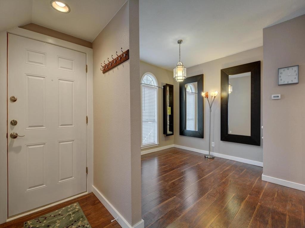 2529 Rio Grande St - Photo 3