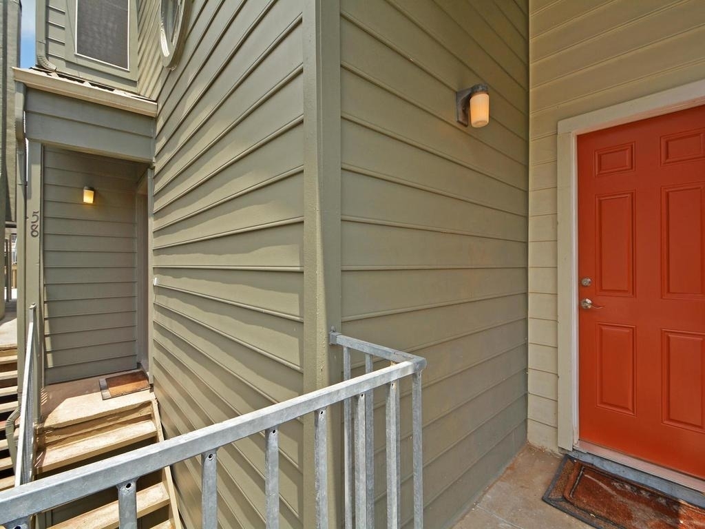 2529 Rio Grande St - Photo 2