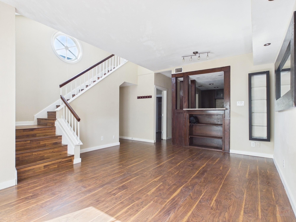 2529 Rio Grande St - Photo 4