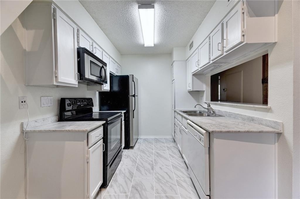 908 Poplar St - Photo 3