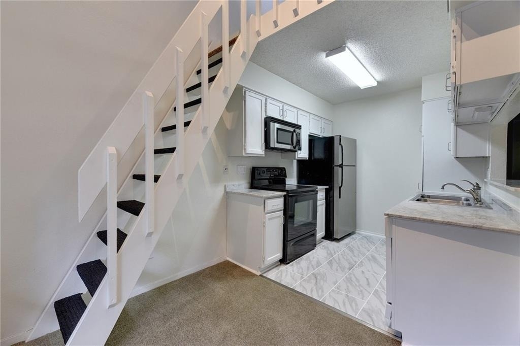 908 Poplar St - Photo 6