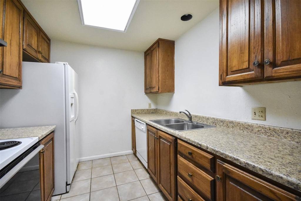 2529 Rio Grande St - Photo 8