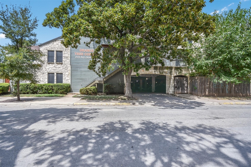 2529 Rio Grande St - Photo 27