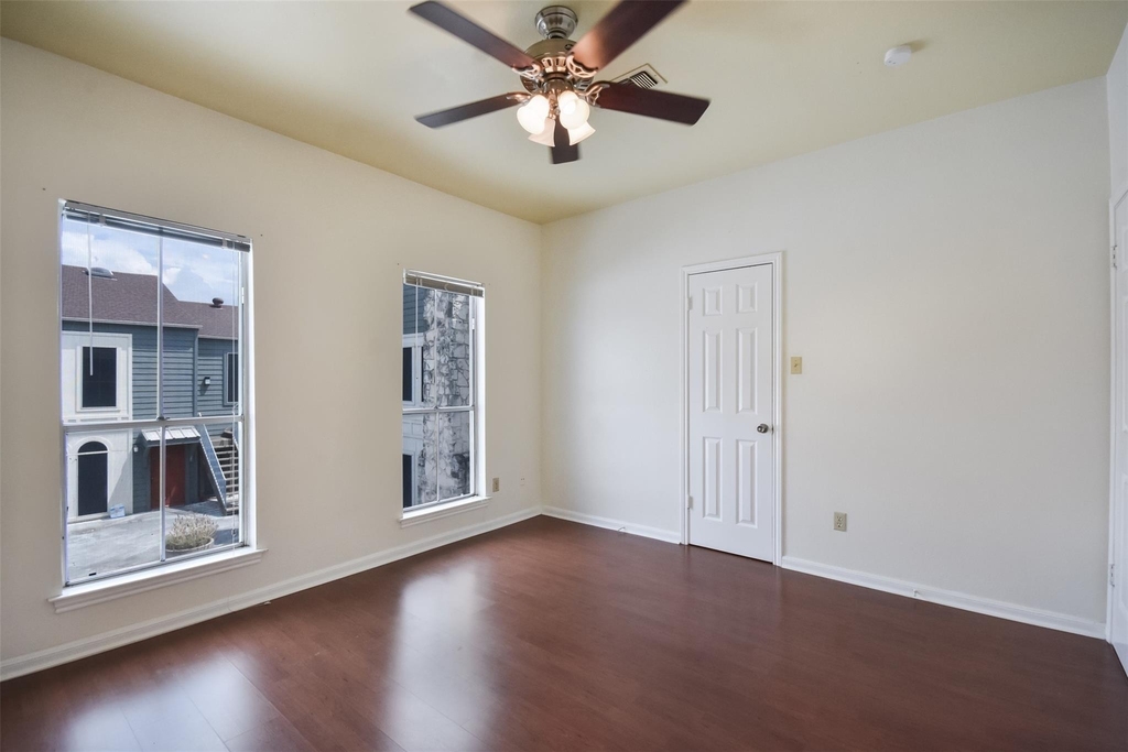 2529 Rio Grande St - Photo 14