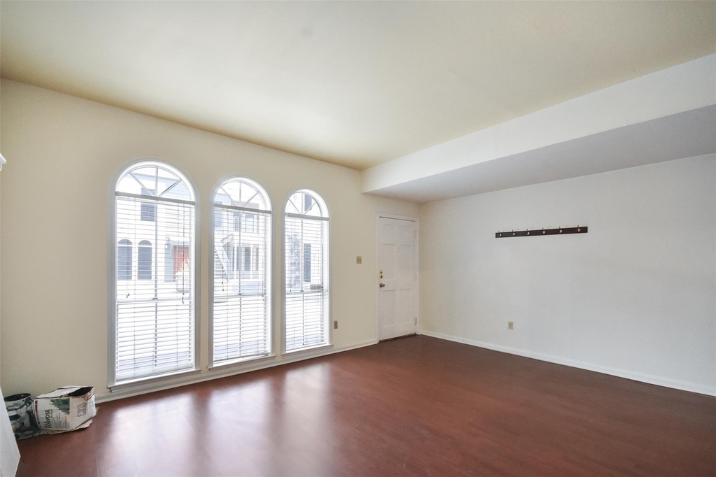 2529 Rio Grande St - Photo 2