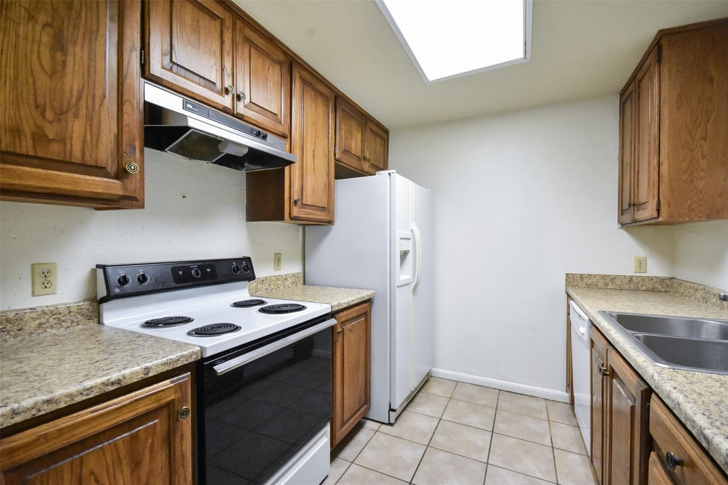 2529 Rio Grande St - Photo 9