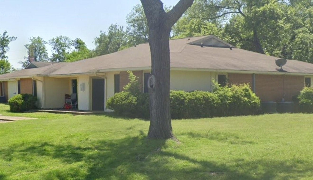 920 E Sumpter - Photo 3