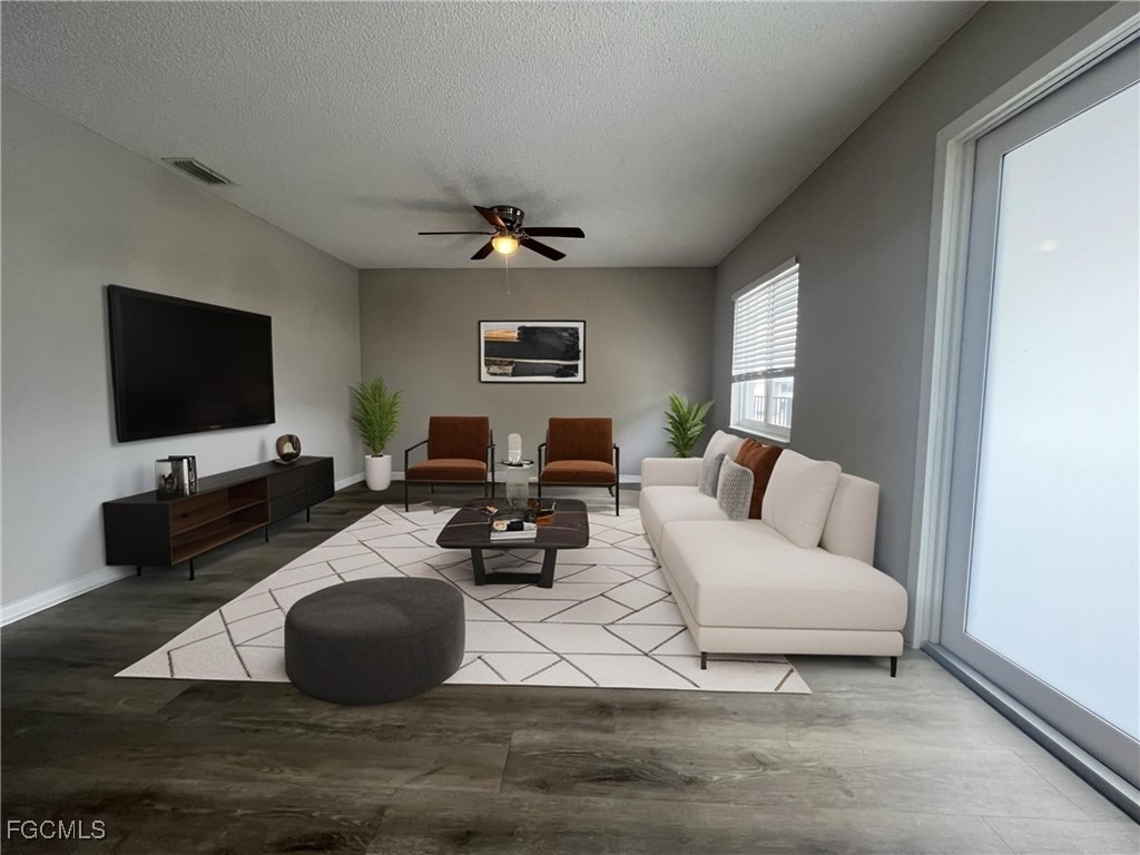 639 Se 13th Avenue - Photo 1